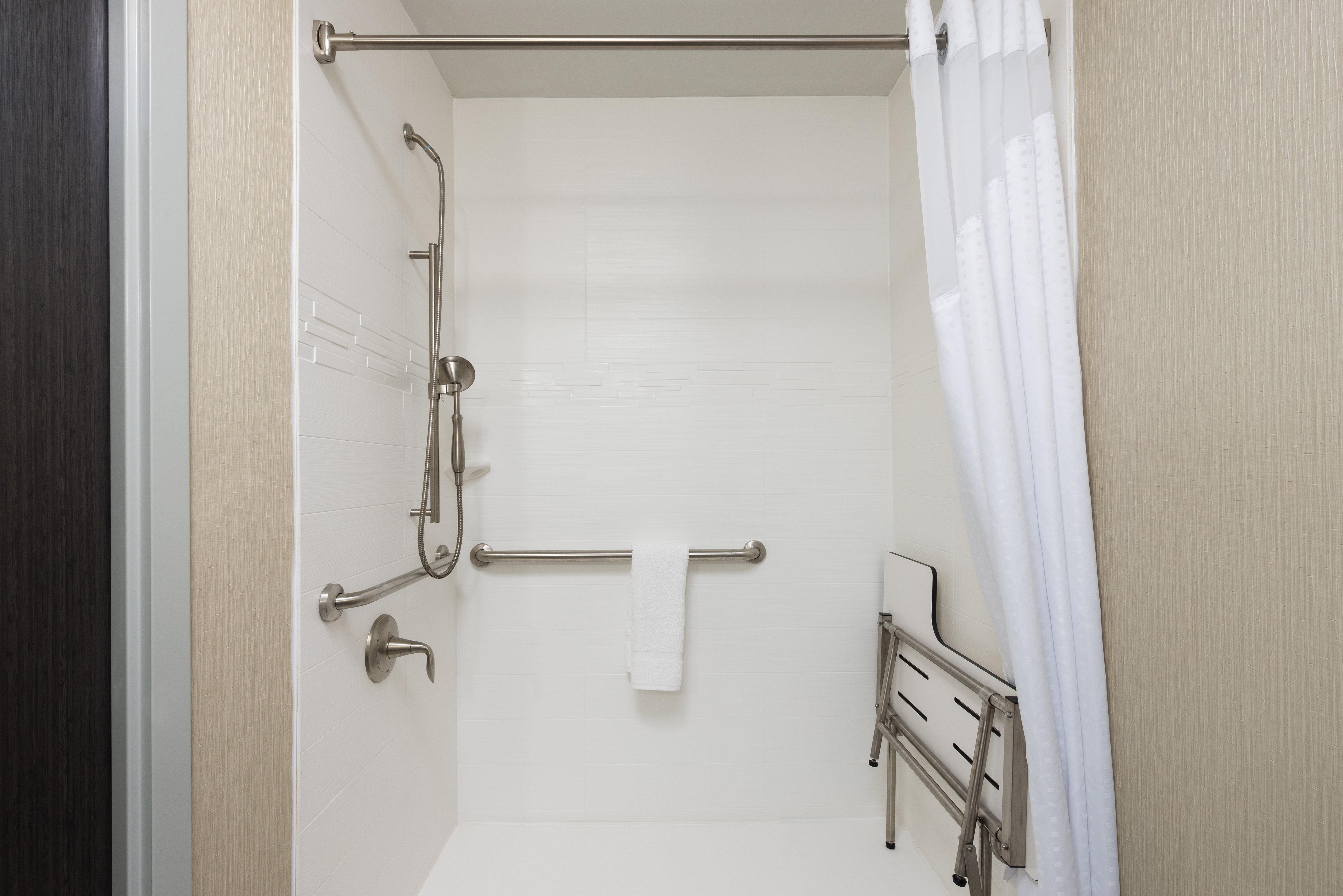 Express And By Ihg Hotel 3*