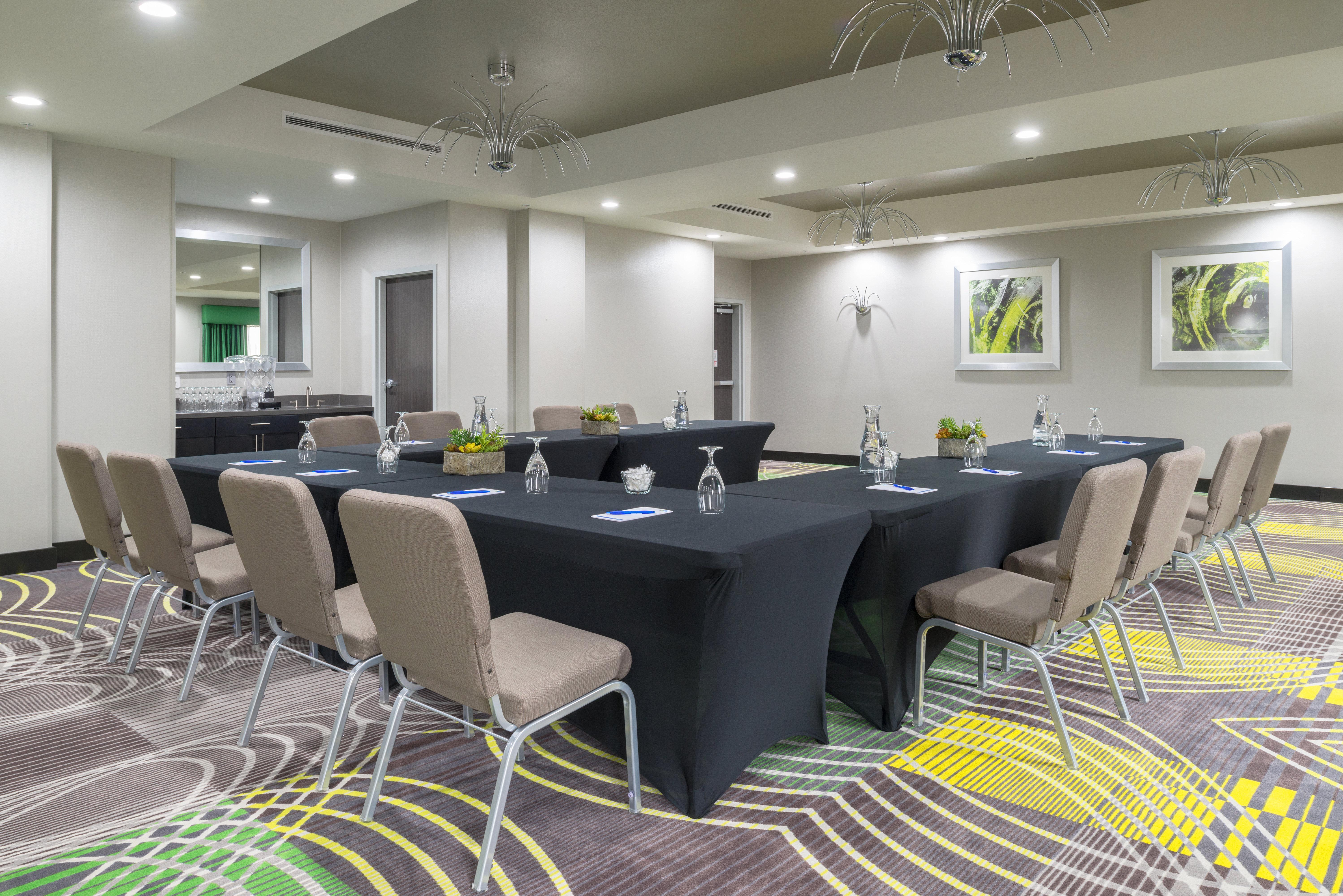 Express And By Ihg 3* Norman